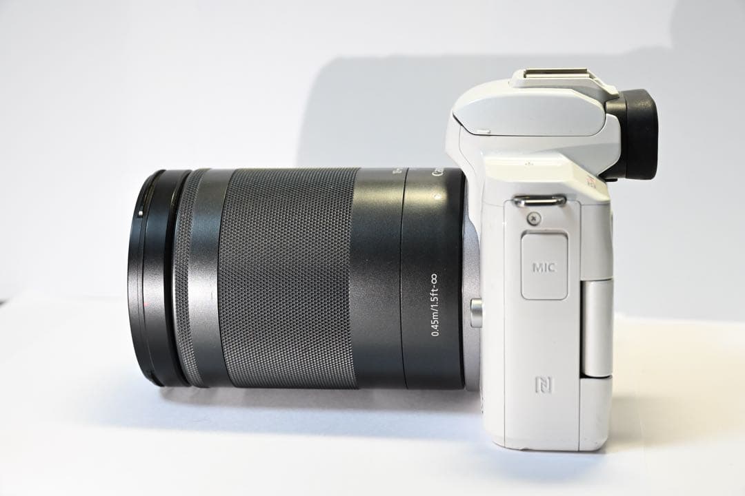 Canon EOS Kiss M ホワイト / EF-M18-150mm 難あり