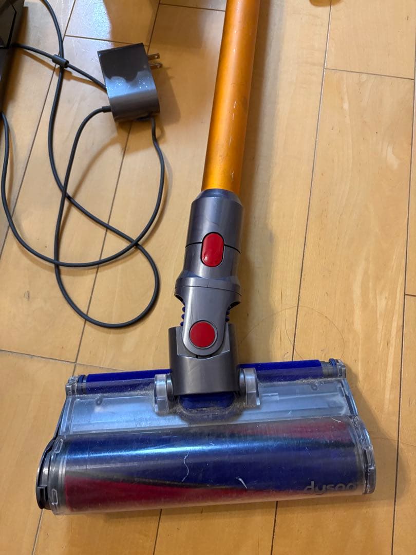Dyson V8 コードレス掃除機　ジャンク品