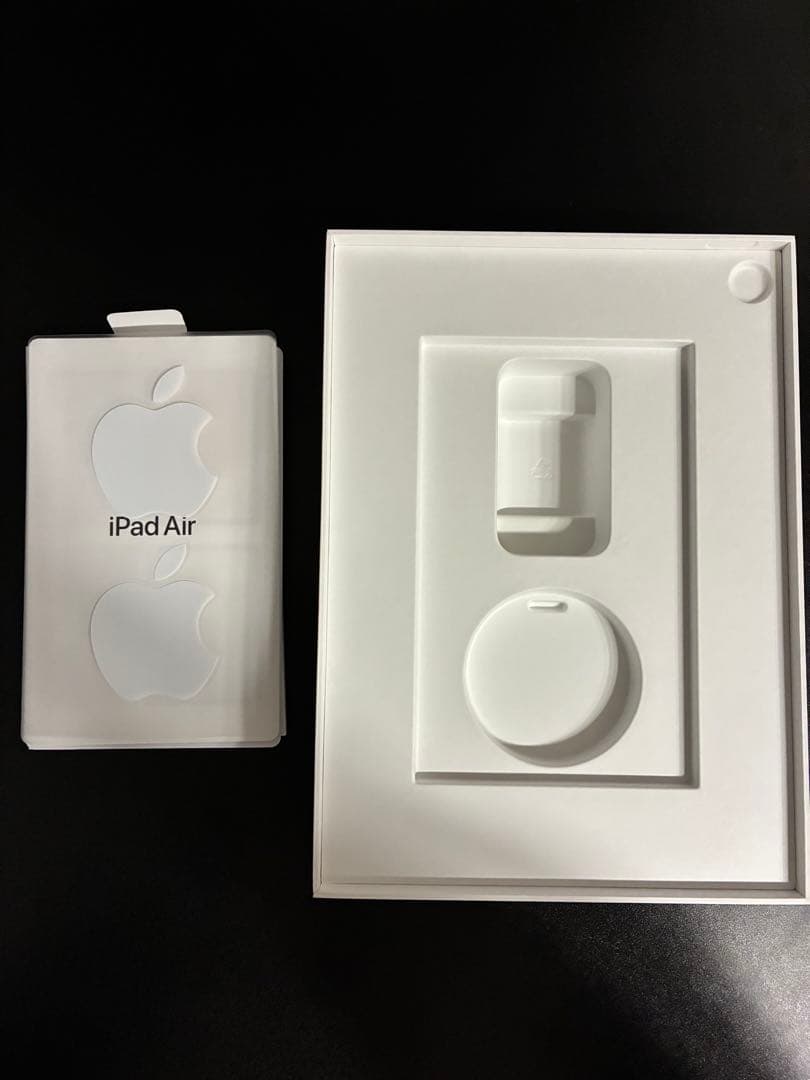 Apple iPad Air 第5世代 本体 カバー付き