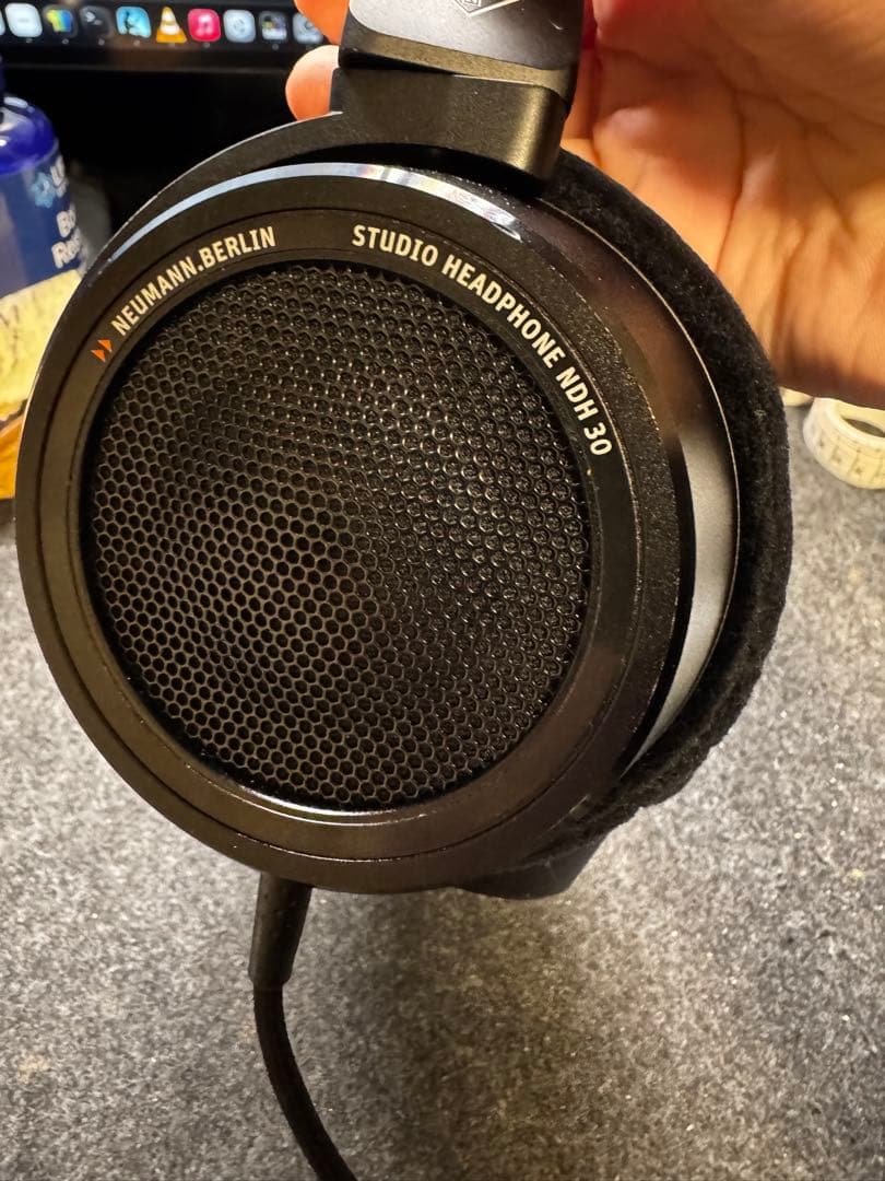 ヘッドホン Neumann NDH30