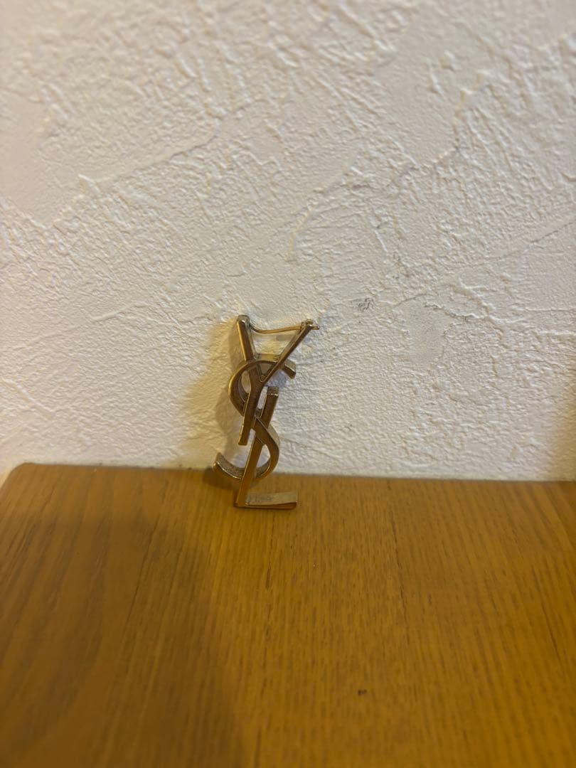 B*n様 片耳ピアスイブサンローランカサンドラピアス ゴールド