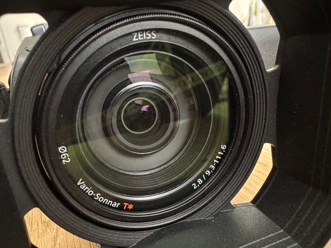 （海外版）FDR-AX700 SONY 4K ビデオカメラ 本体（箱無し）