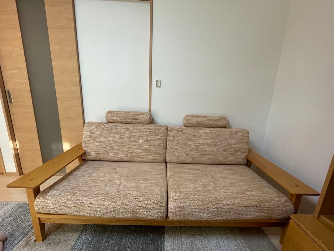 木製フレーム ベージュ ３人掛けソファ