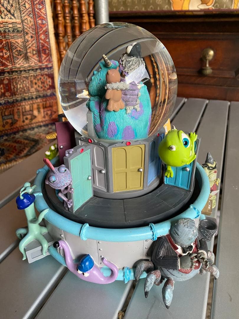 モンスターズ・インク スノードーム　オルゴール　フィギュア　ディズニー　レア