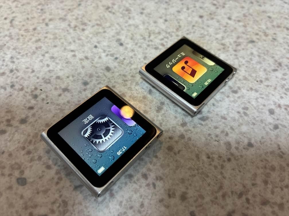 iPod nano (第6世代)　シルバー　２個セット　ケーブル類添付