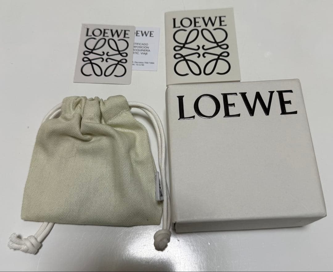 LOEWE ロエベ ブローチ