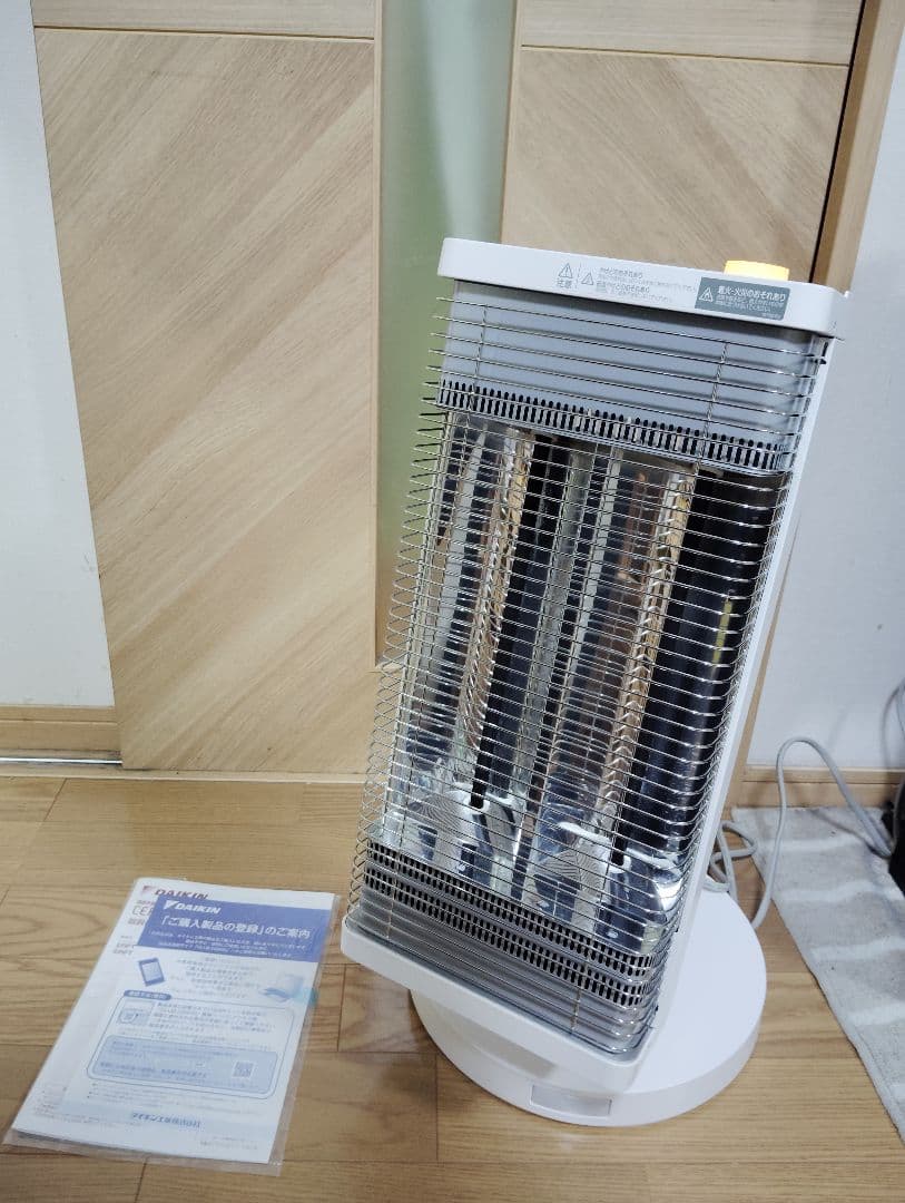 極美品・動作良好 ダイキン ERFT11ZS-W セラムヒート 2023年製✨️