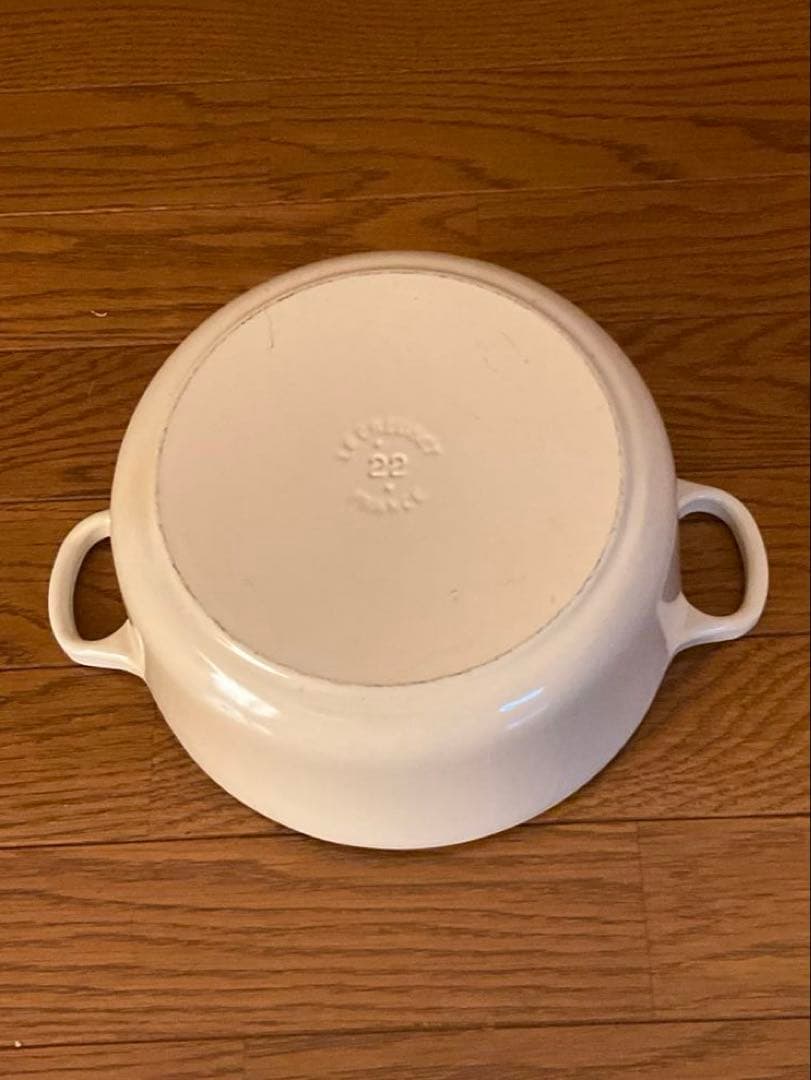 ル・クルーゼ　両手鍋　22センチ　ベージュ