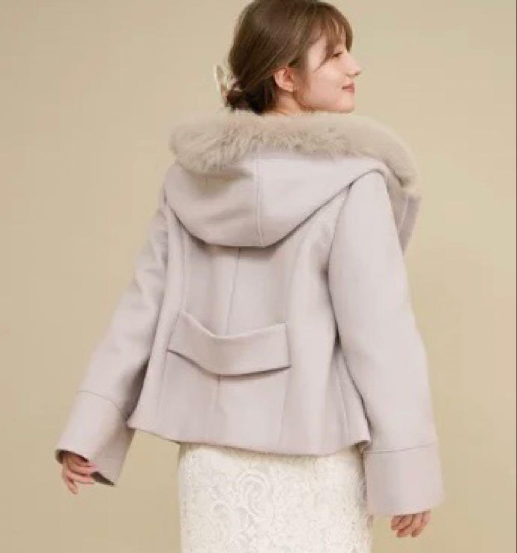 ノエラ ファー付ショート2WAYコート Noela ベージュ M