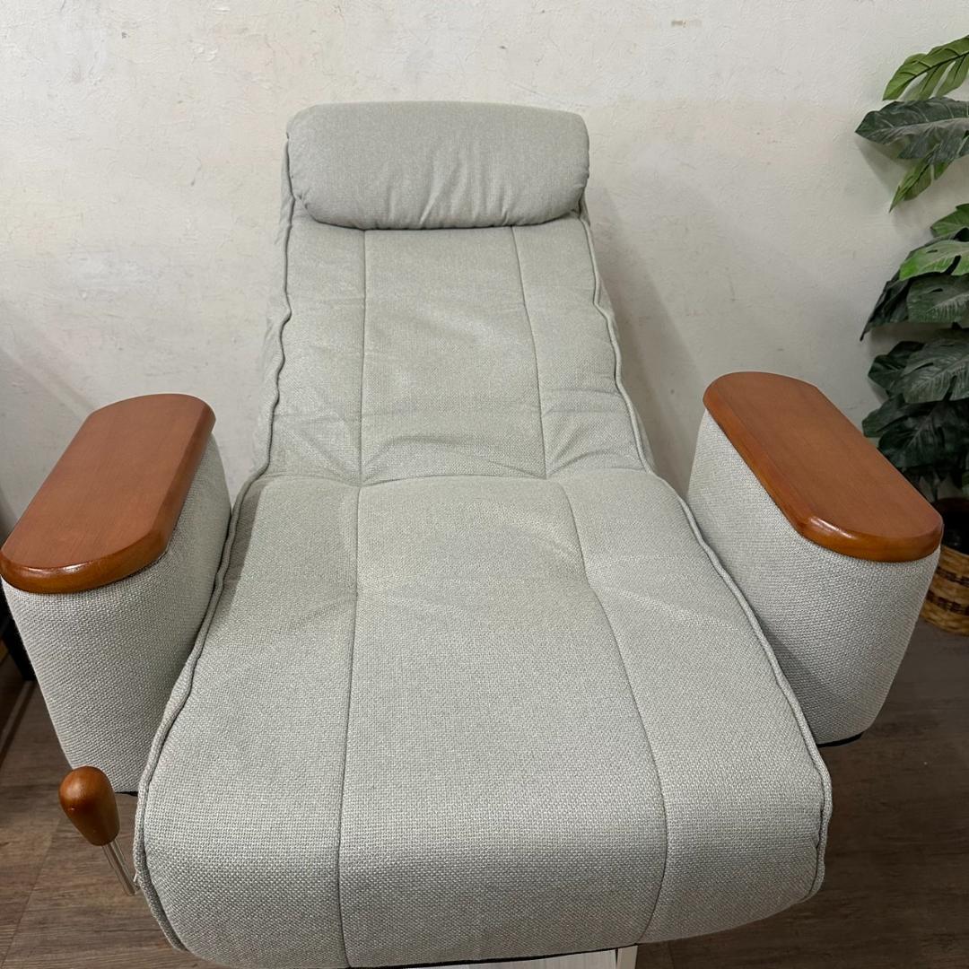 新品　未使用　肘付き回転座椅子き　リクライニング無段階　360度