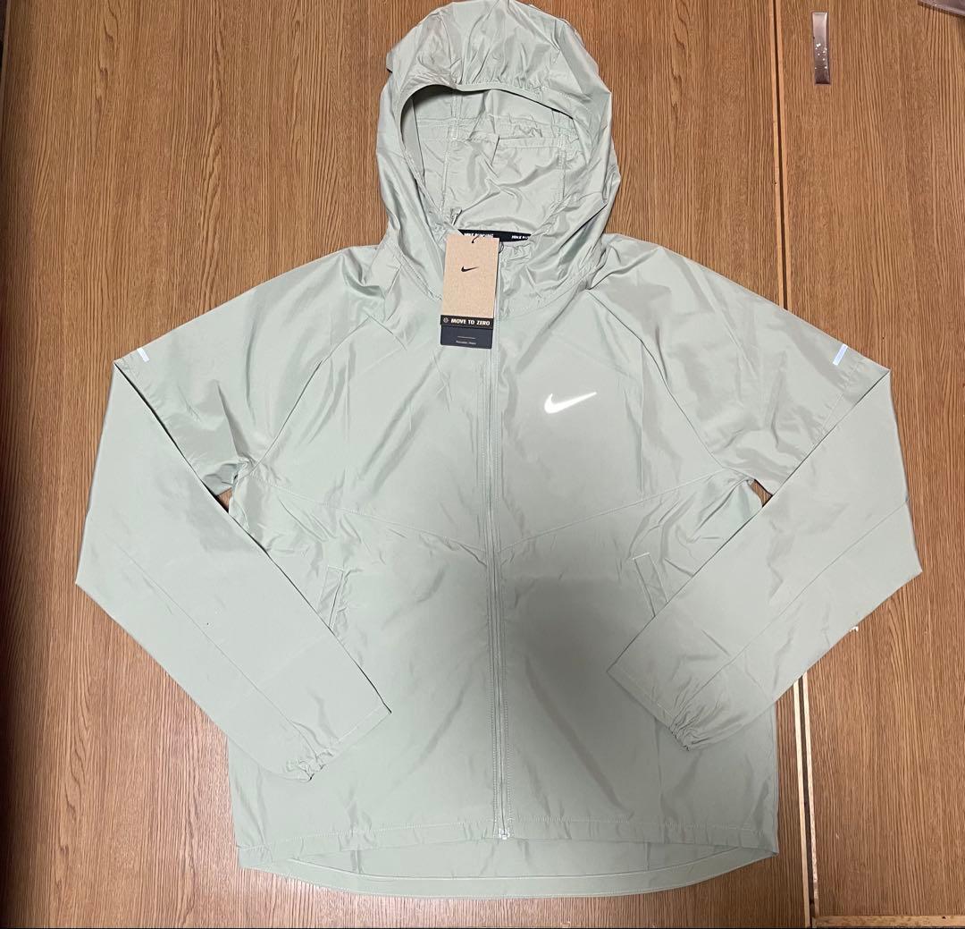 Nike ウィンドブレーカー & ショートパンツ セット