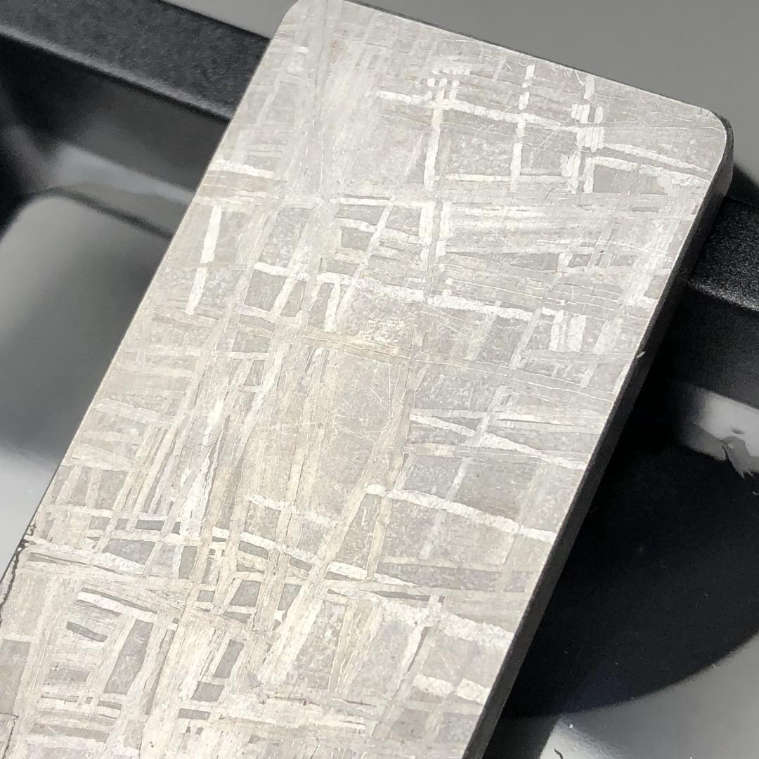 ムオニオナルスタ隕石 鉄隕石　隕石　重さ約77ｇ　ケース付き