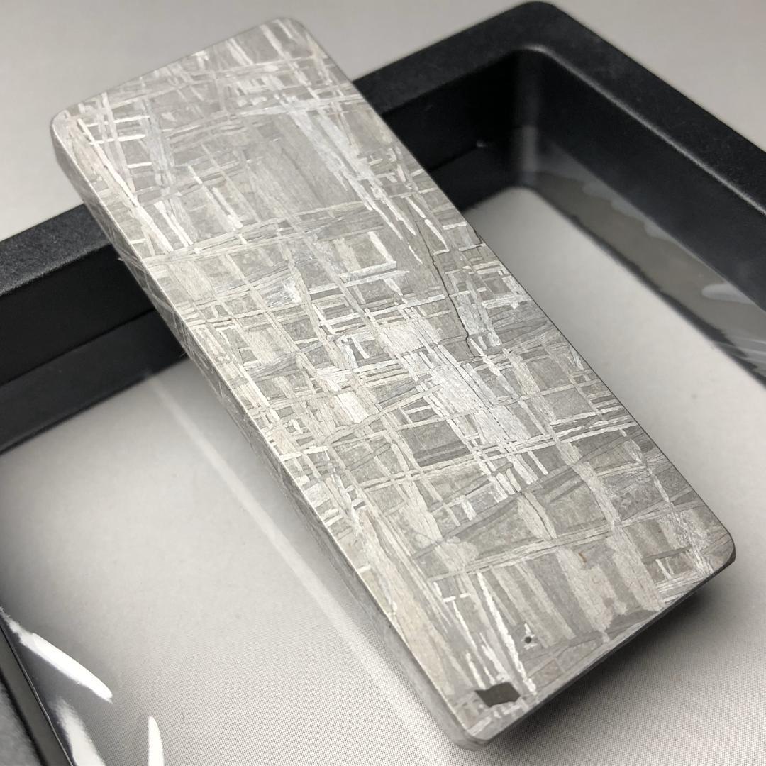 ムオニオナルスタ隕石 鉄隕石　隕石　重さ約77ｇ　ケース付き