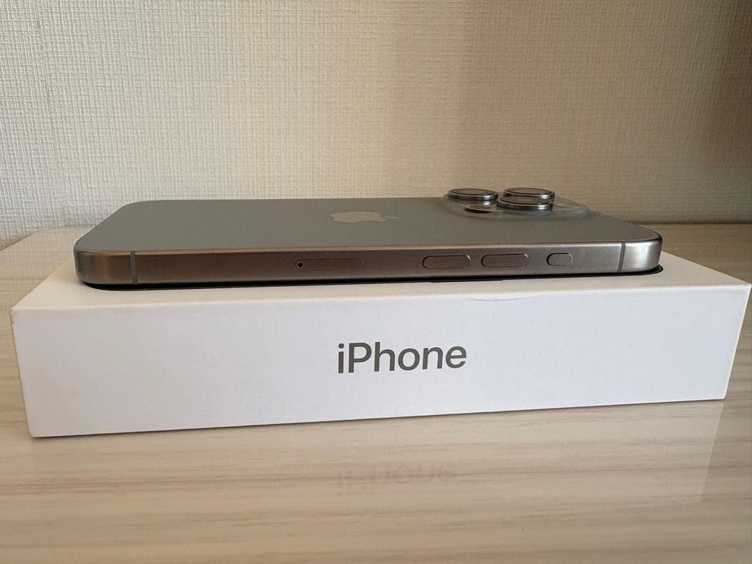 Apple iPhone 15 Pro本体／SIMフリー 美品