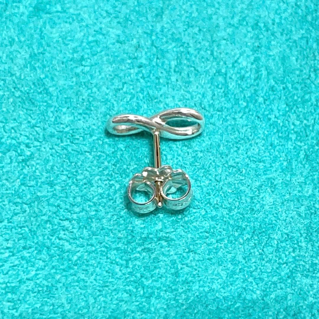 【極美品】ティファニー　インフィニティピアス片耳　メンズ/レディース　巾着袋付属