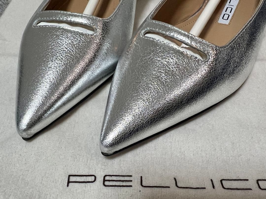 未使用。PELLICO シルバー フラットシューズ 36.5