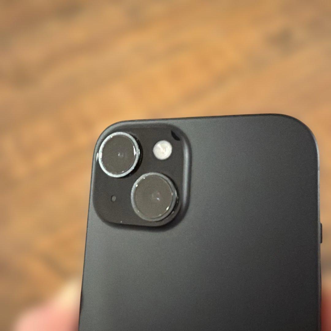 【美品】Apple iPhone 15 ブラック 本体