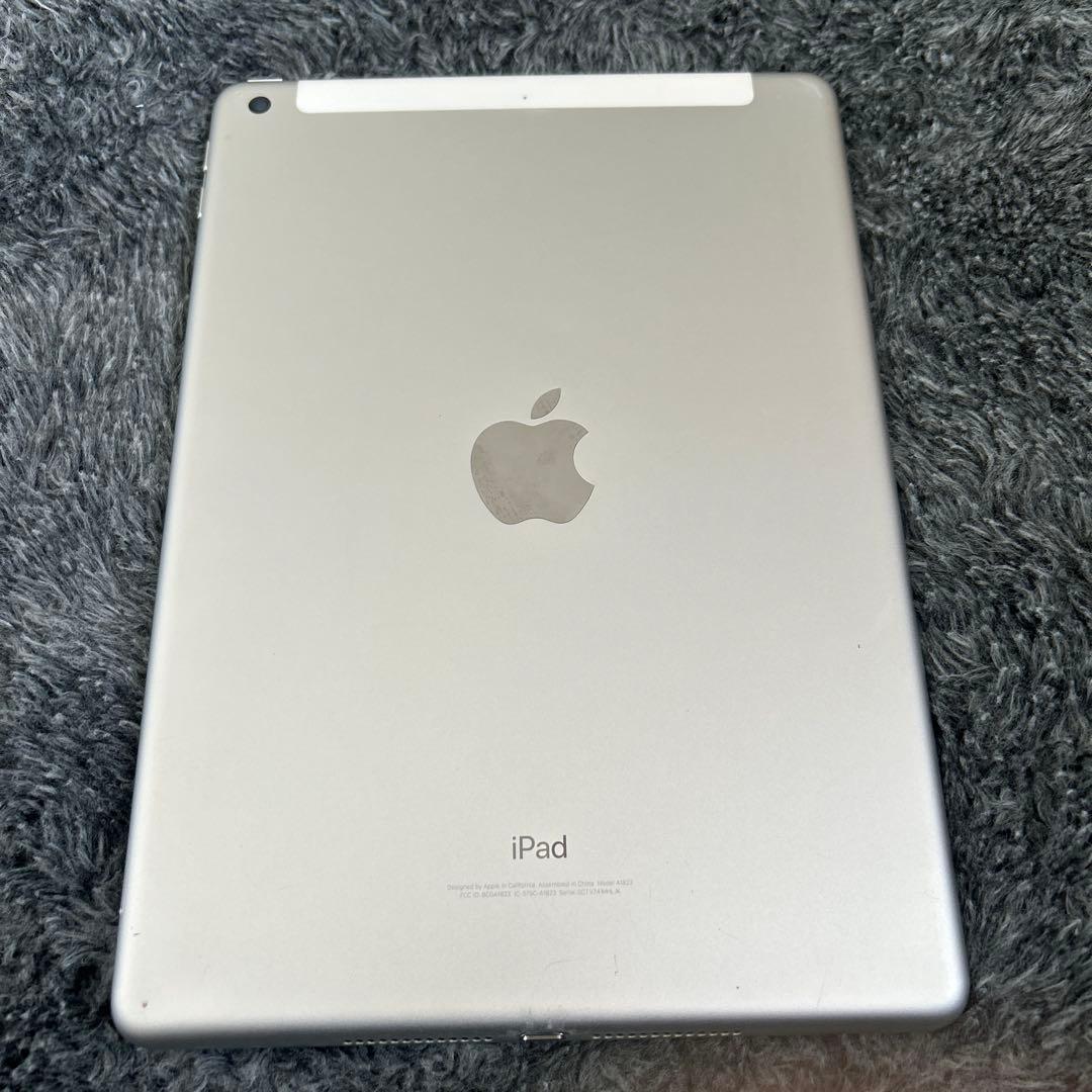 iPad 第5世代 9.7 Wi-Fi + Cellular 32GB カバー付