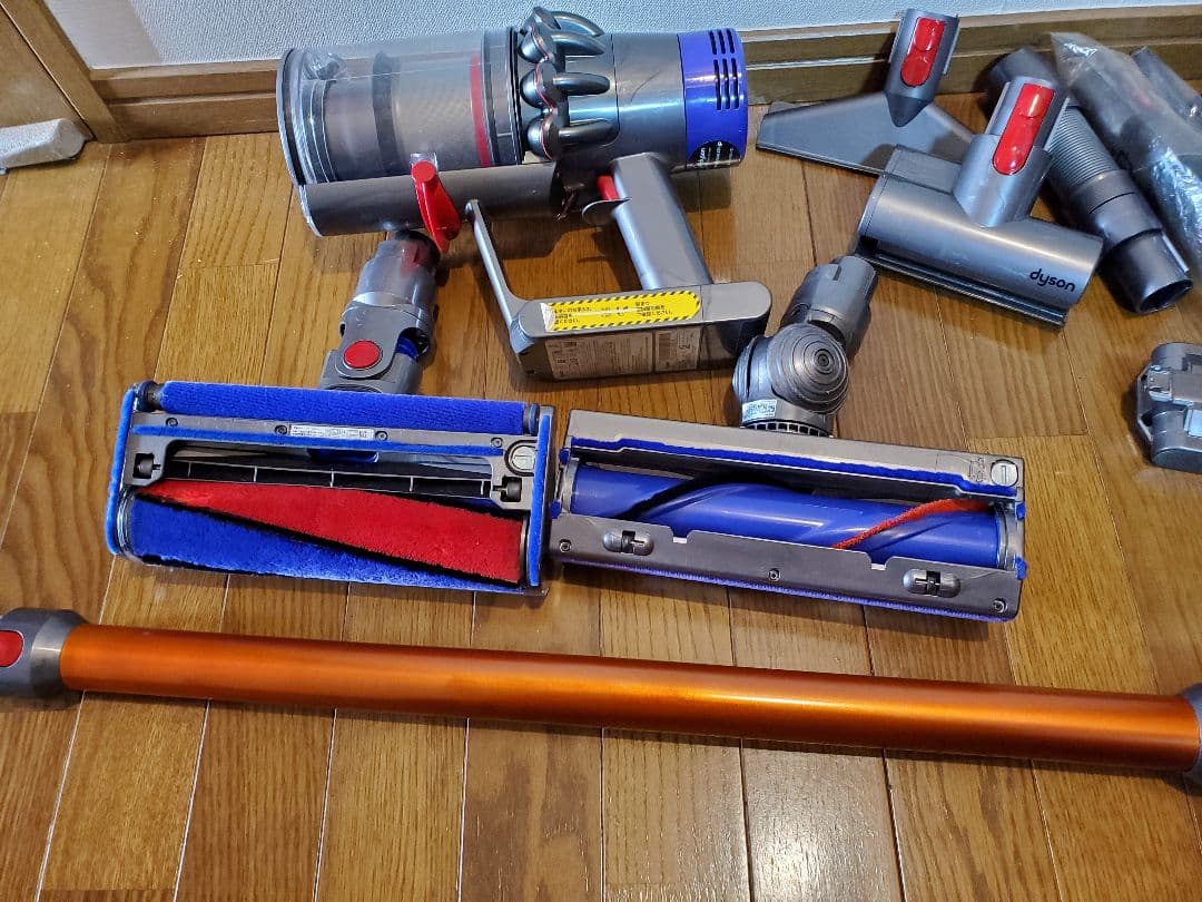 今週中最終在庫処分のためさらに値下げします　ダイソンV10分解清掃動作確認済み