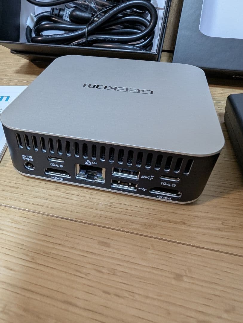 GEEKOM A7 PC Ryzen R9 7940HS メモリ32G 訳あり