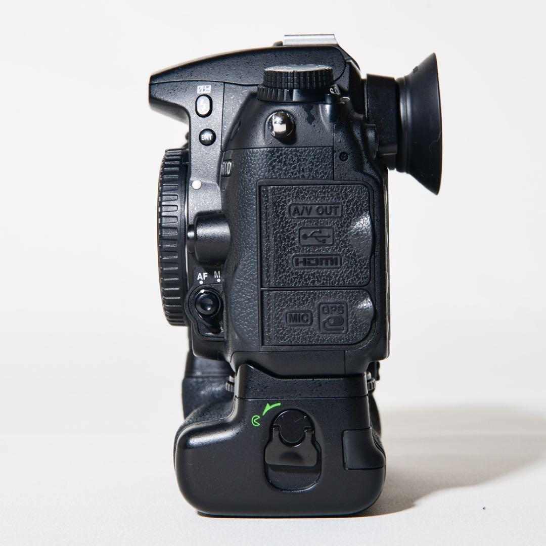 Nikon D7000 18-105mm レンズキット バッテリー2個・グリップ