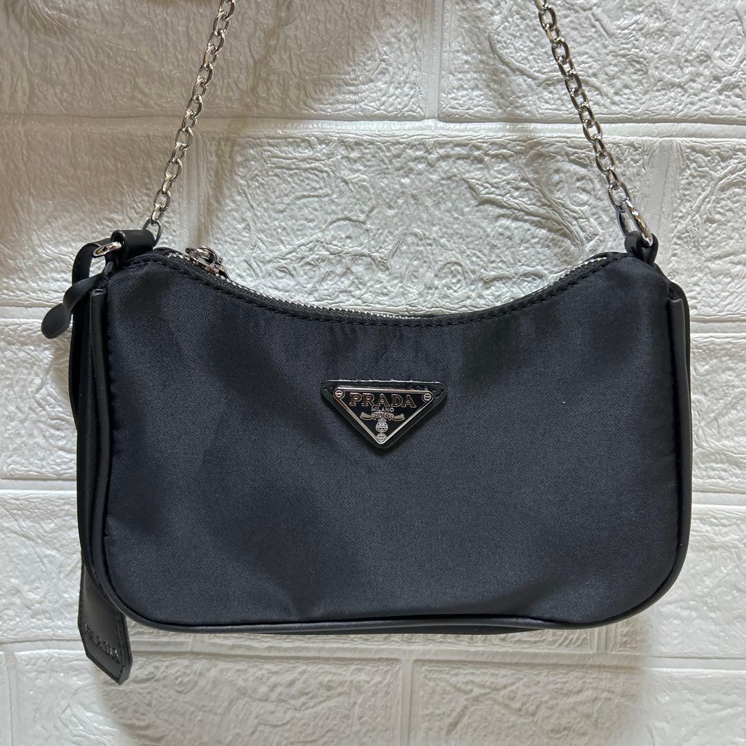 PRADAノベルティショルダーバッグチェーンバッグ