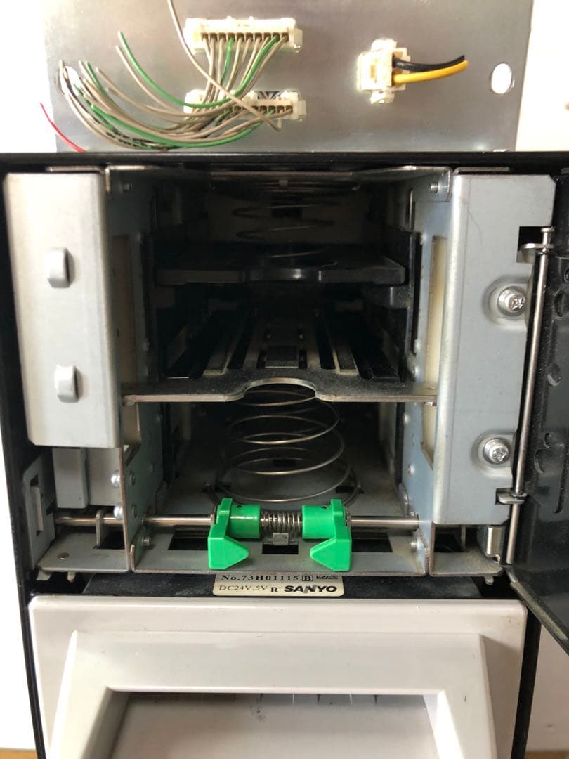 SANYO SBV-123SEN シリーズ 鍵付き(1)