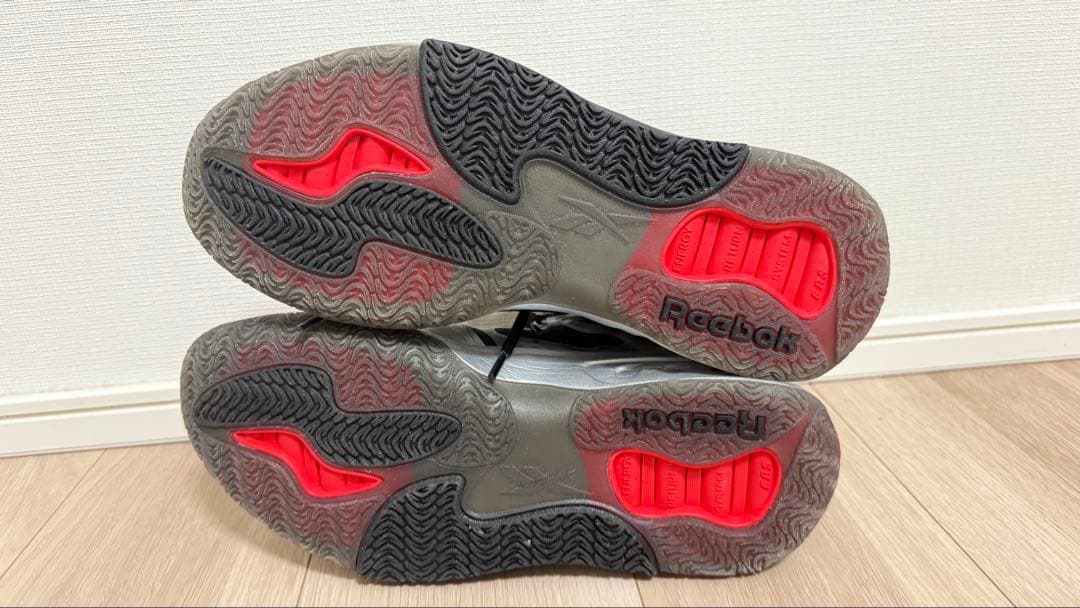 【最終値下げ】Reebok engine A 26.5cm