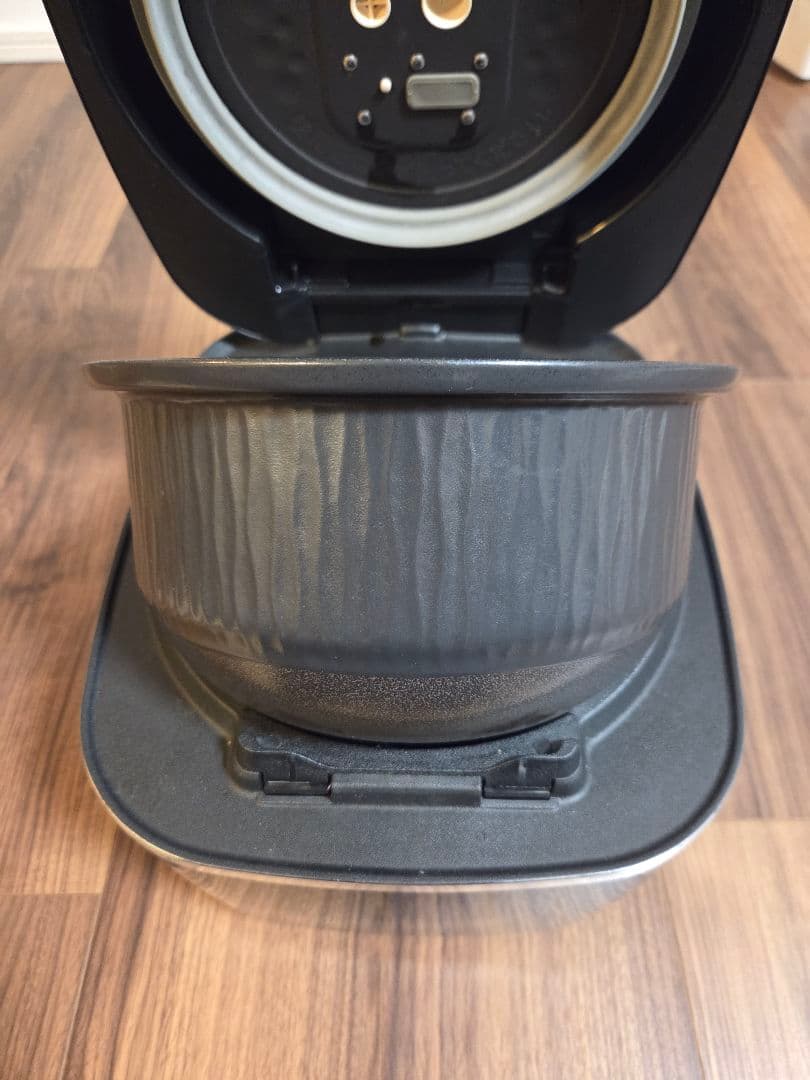 【大幅値下げ中】【土鍋圧力IH】タイガー 炊飯器 5.5合 JKX-V102