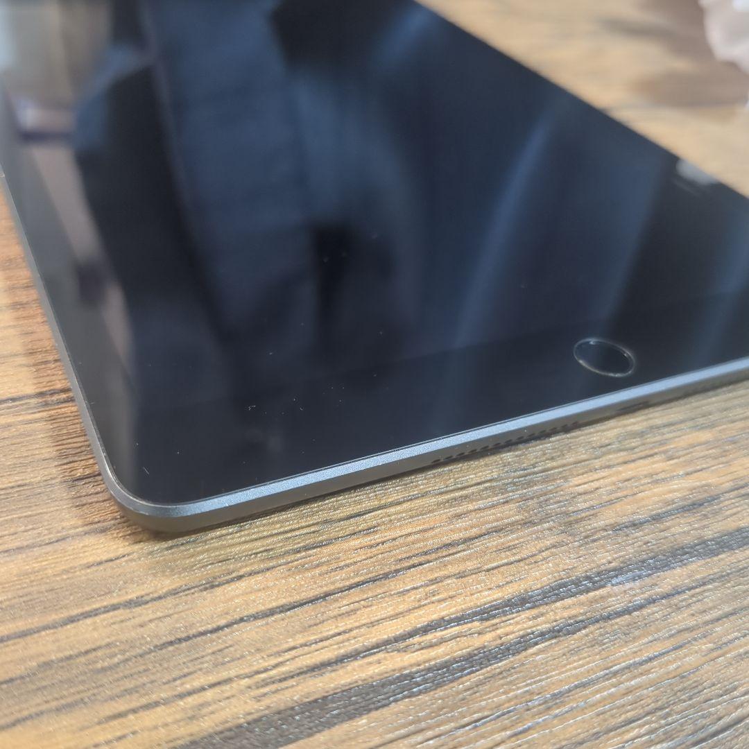 iPad 10.2インチ 第7世代　Wi-Fiモデル 32gb