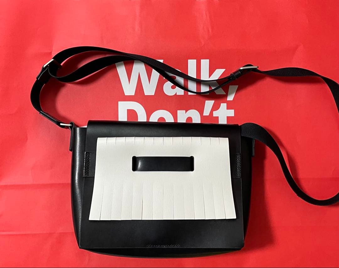 カンペール　ショルダーバッグ　黒　レザー