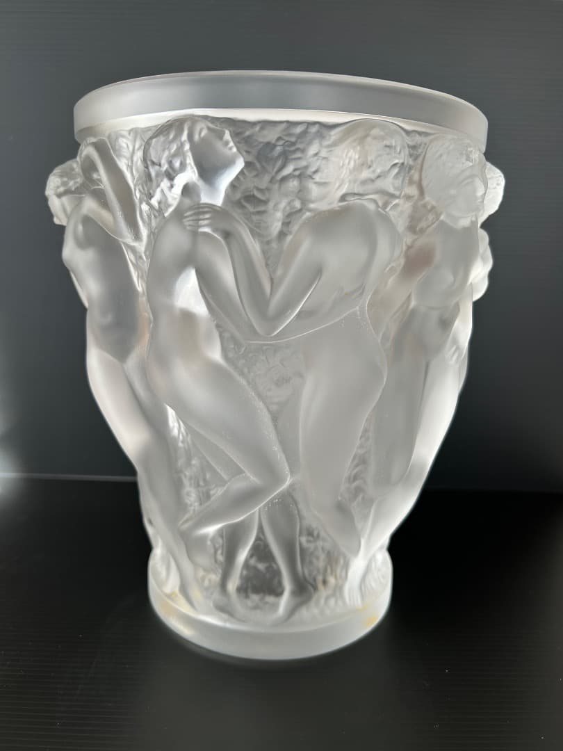 ルネ ラリックのバコントゥ ベース