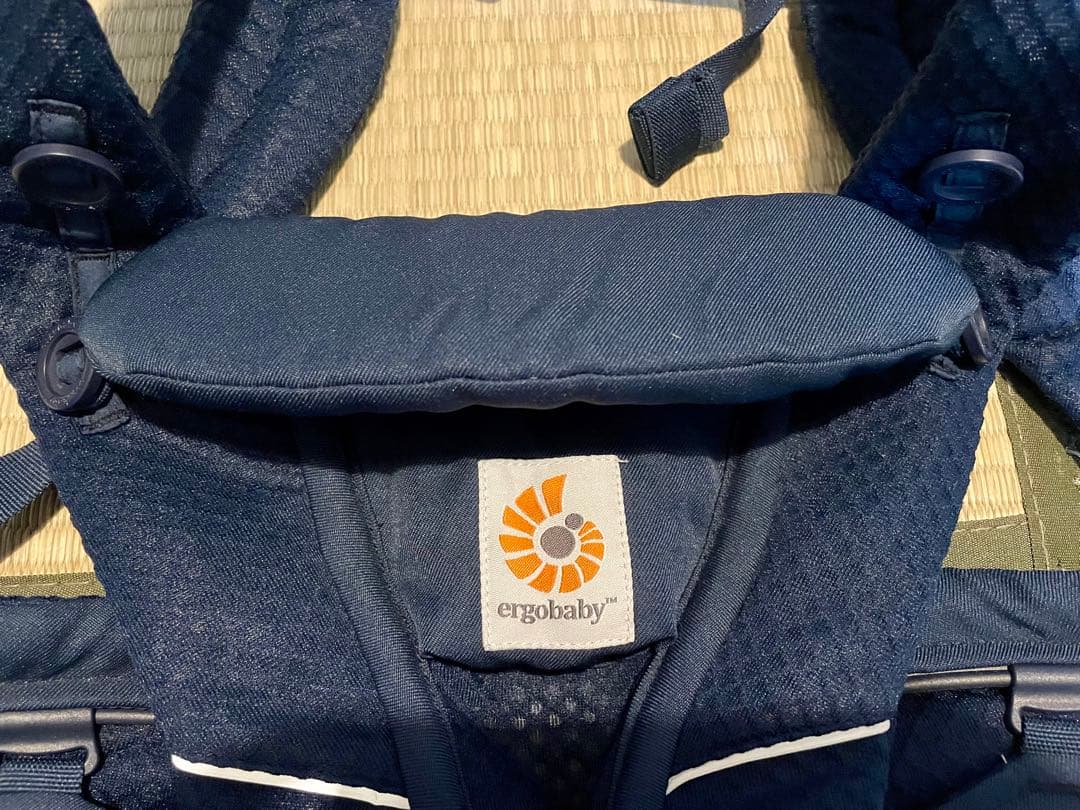 抱っこ紐　Ergobaby OMNI Breeze　ミッドナイトブルー