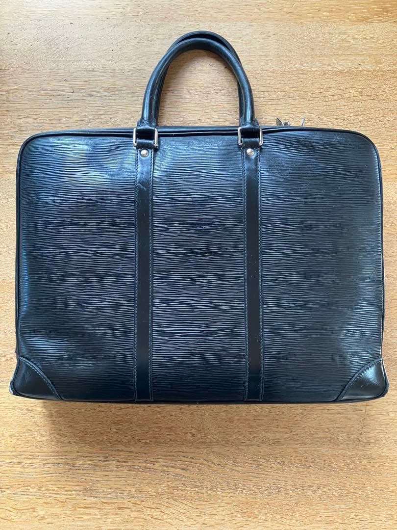 ら*む様 ルイ・ヴィトン エピ ビジネスバッグ ポルト ドキュマン・ヴォワヤージ