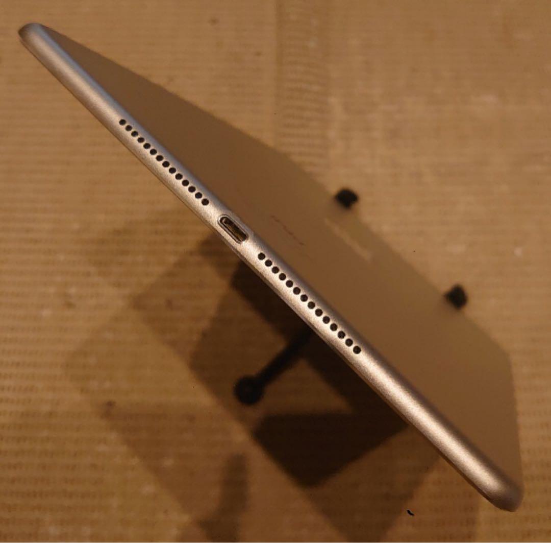 RG5VT 完動品iPad Air2(A1566)本体16GBシルバー送料込