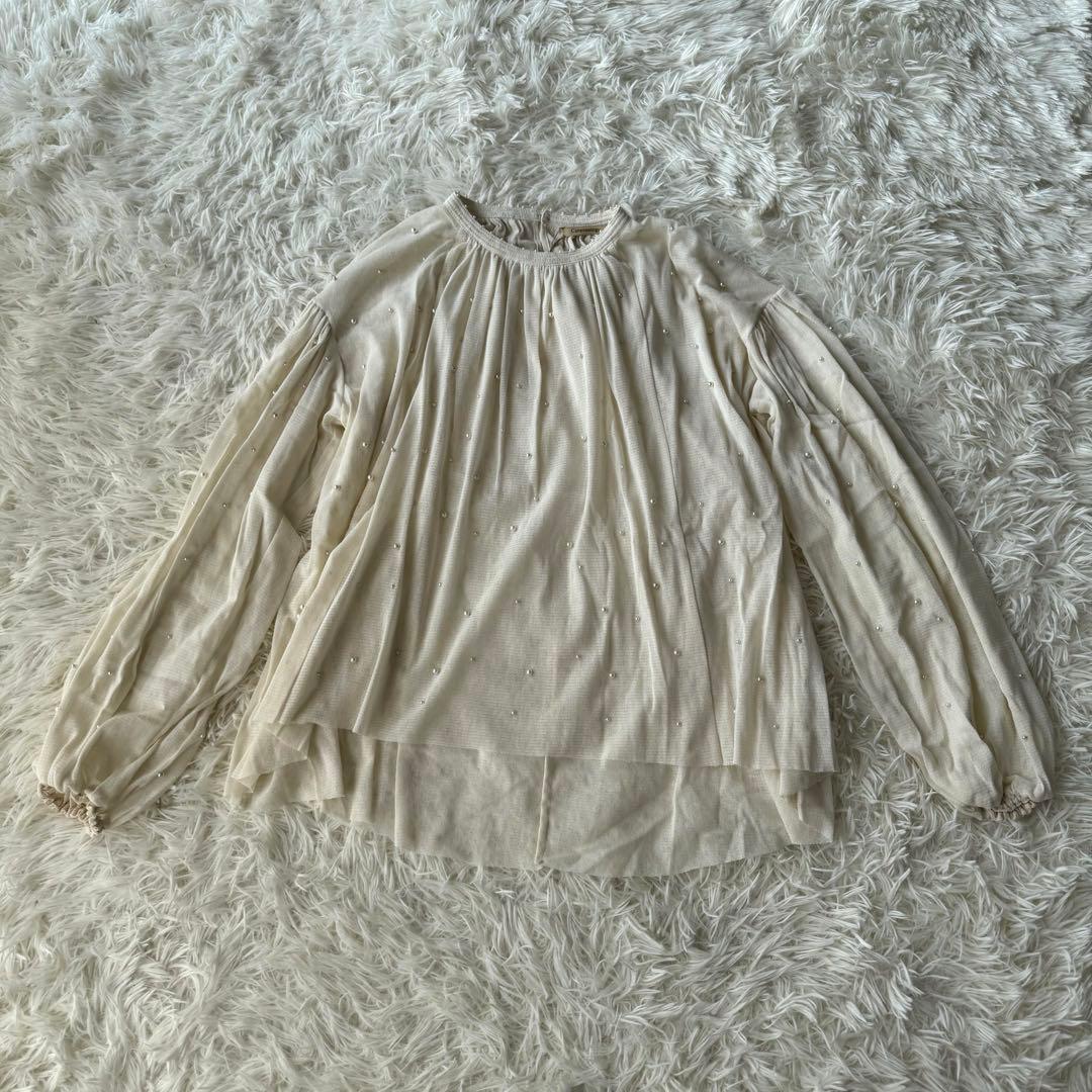 【新品未使用】カレンソロジー　コットンチュールパールブラウス　ホワイト