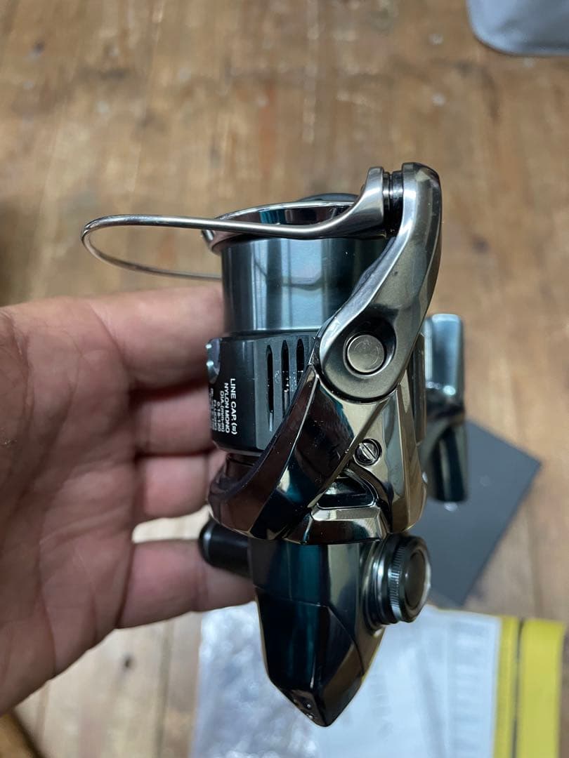 STELLA 2500Sスピニングリール