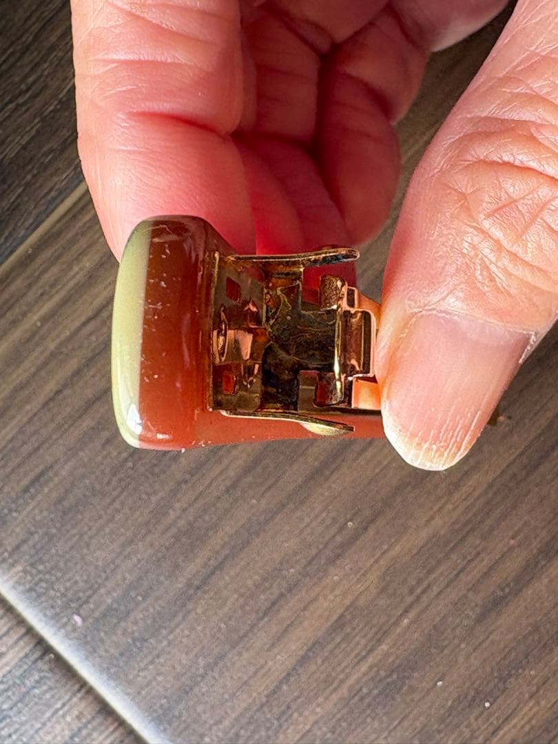 CHANEL シャネル　ロゴ入り　髪留め　バレッタ