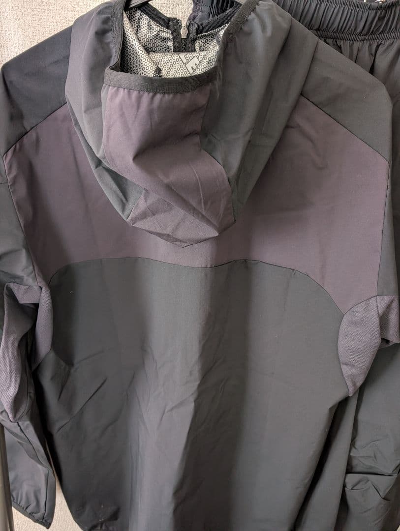 ATHLETA フード付きウインドブレーカー　上下