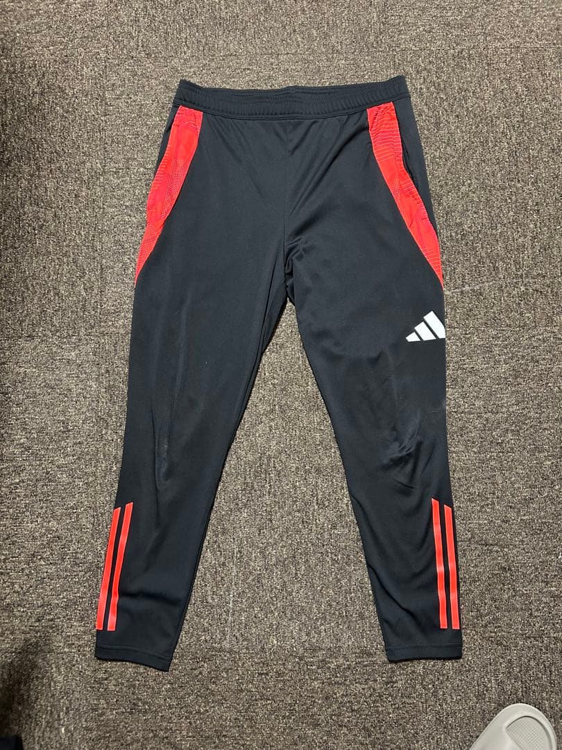 adidas AEROREADY 長袖ジャージとパンツセット