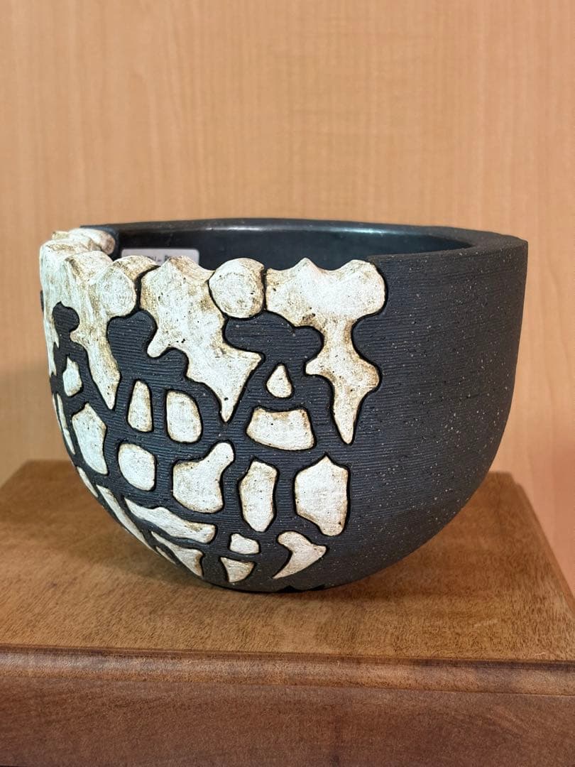 鉢・プランター invisibleink SCATTERED BONES BITE