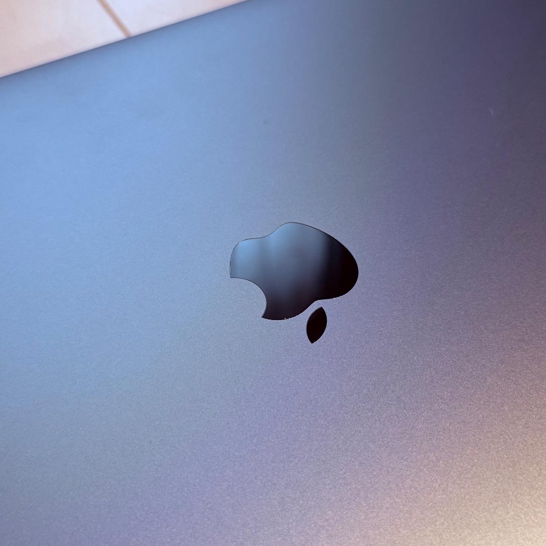 【美品】MacBook Pro i7 32GB 1TB 2018 Radeon