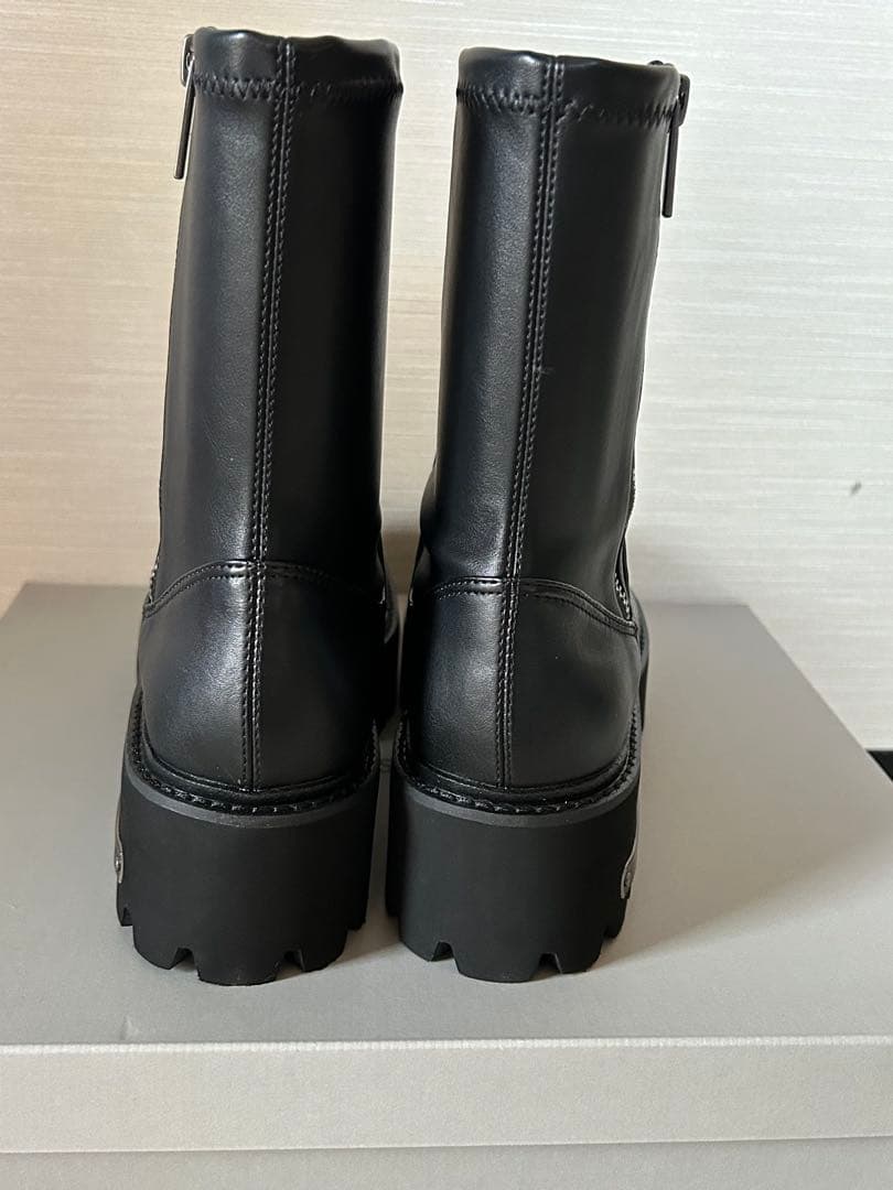 値下げしました❗️CHARLES & KEITH サイドジップ アンクルブーツ