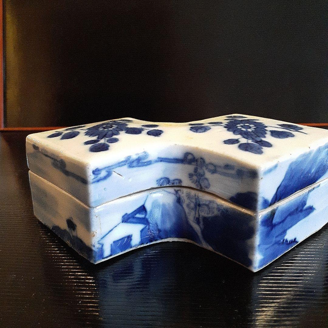 大明成化年製銘菱形染め付け香合