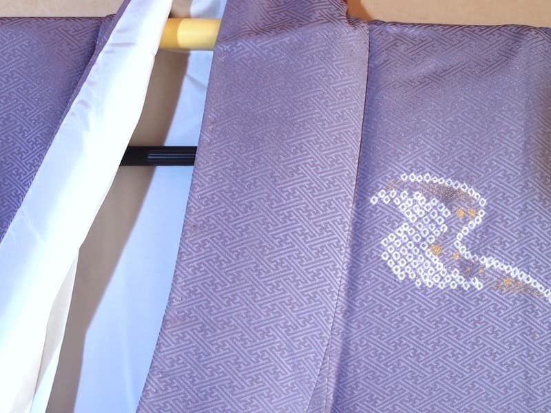 付下げ　絞りと刺繍（流水に菊、菖蒲etc）裄67 背紋なし　正絹美品