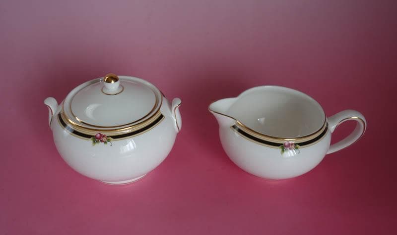 ウェッジウッド　　クリオ クリーマー　＆　シュガーポット 　2453