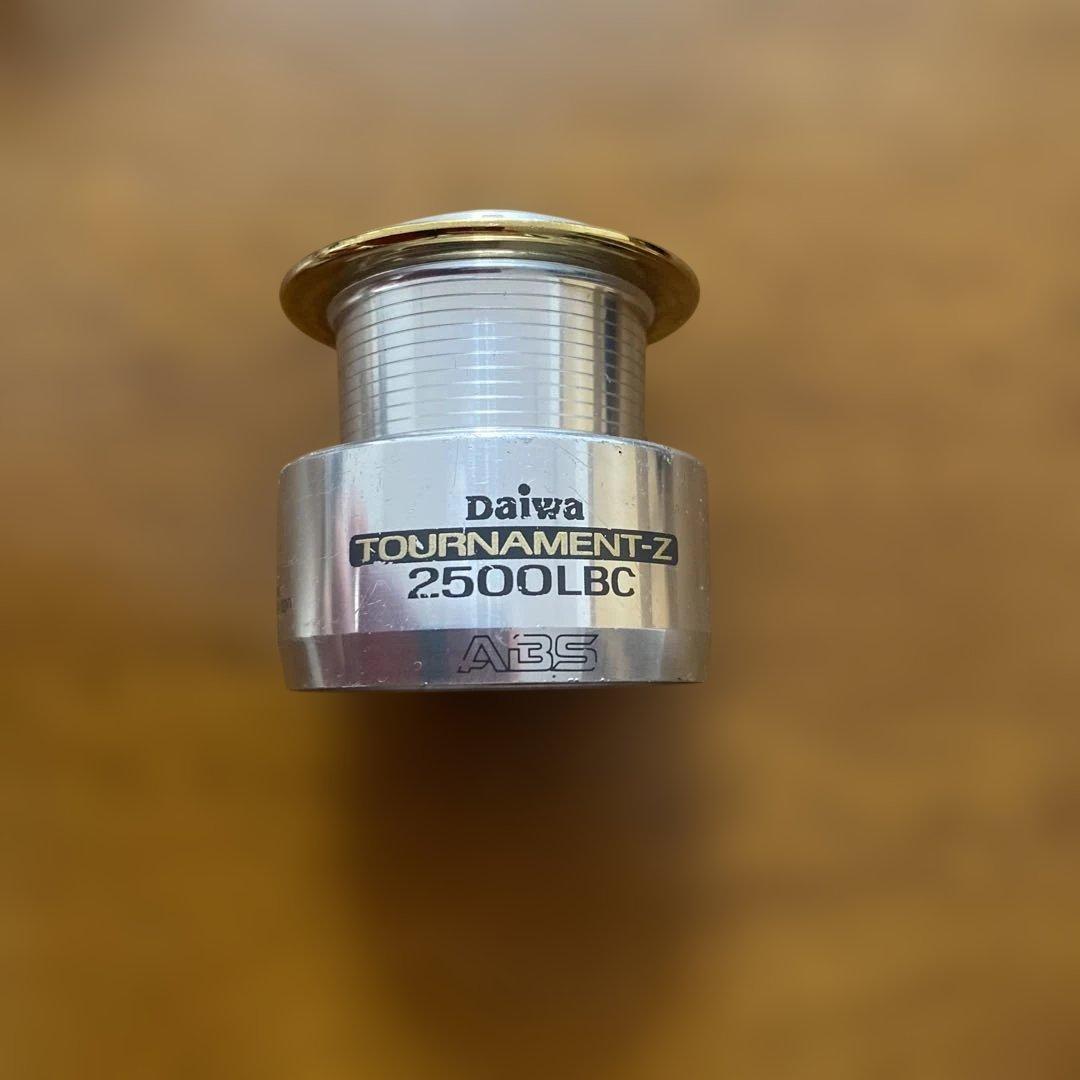Daiwa Tournament-Ｚ 2500 LBC リール、収納ケース