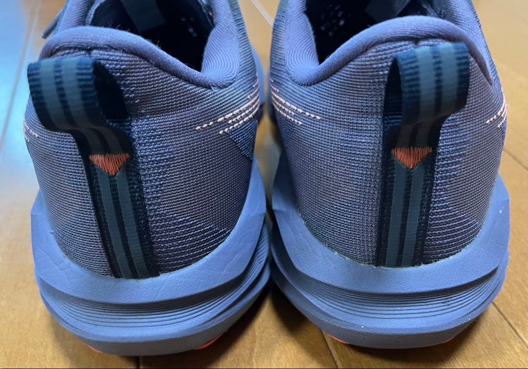 アシックス　ノヴァブラスト5 NOVABLAST 5 25.5cm