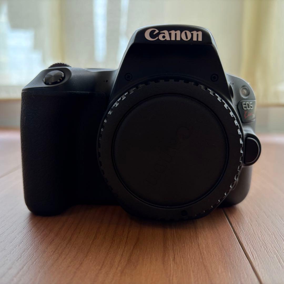 おまけ付Canon EOS kiss x9デジタル一眼カメラ EF50mmセット