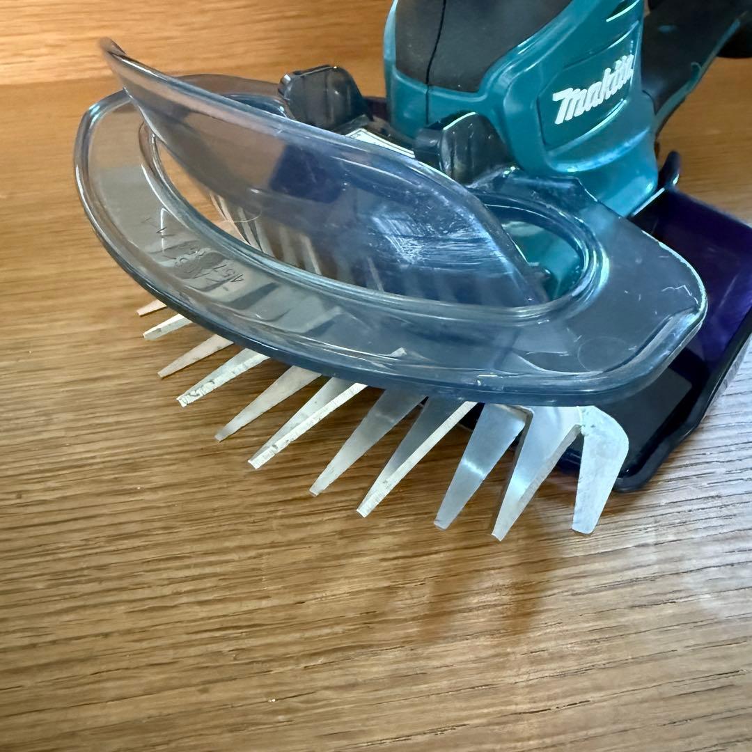 マキタ芝刈りバリカン MUM604DZ 1回使用美品　箱・取説・付属品